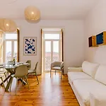 Rent4rest Castle View Family & Friends Bairro Alto * Lisboa