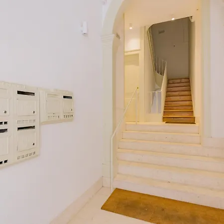 Rent4rest Castle View Family & Friends Bairro Alto * Lissabon