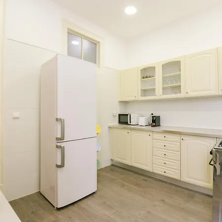 Rent4rest Castle View Family & Friends Bairro Alto * Lisbona