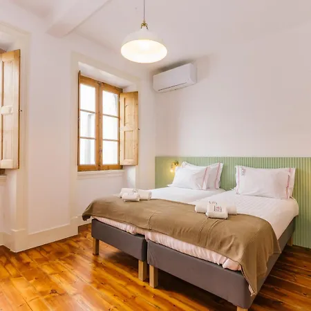 Appartamento Rent4rest Castle View Family & Friends Bairro Alto Lisbona