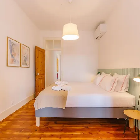 Rent4rest Castle View Family & Friends Bairro Alto * Lissabon
