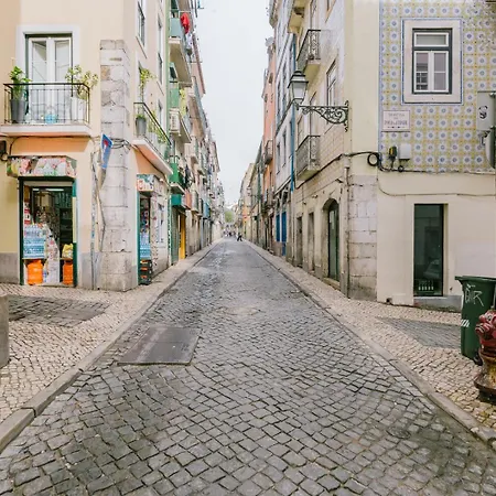 Rent4rest Castle View Family & Friends Bairro Alto Lissabon