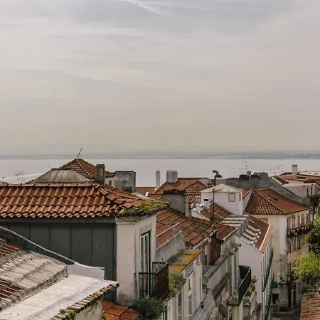 Rent4rest Castle View Family & Friends Bairro Alto * Lissabon