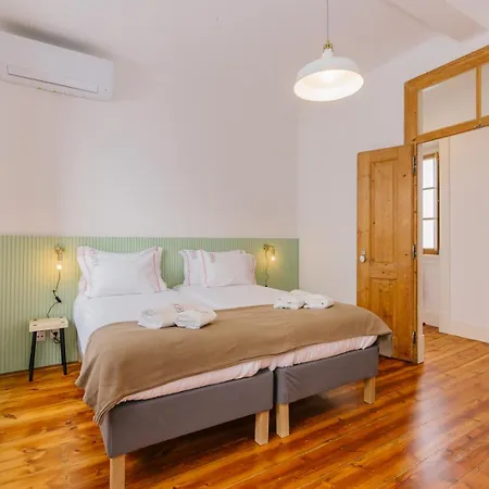 Rent4rest Castle View Family & Friends Bairro Alto * Lissabon