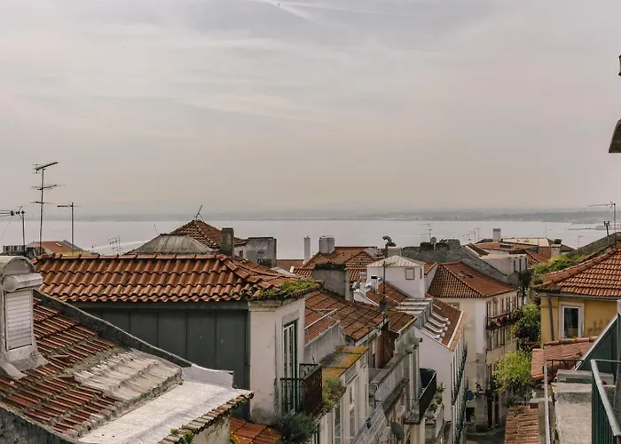 Rent4rest Castle View Family & Friends Bairro Alto * Lisboa